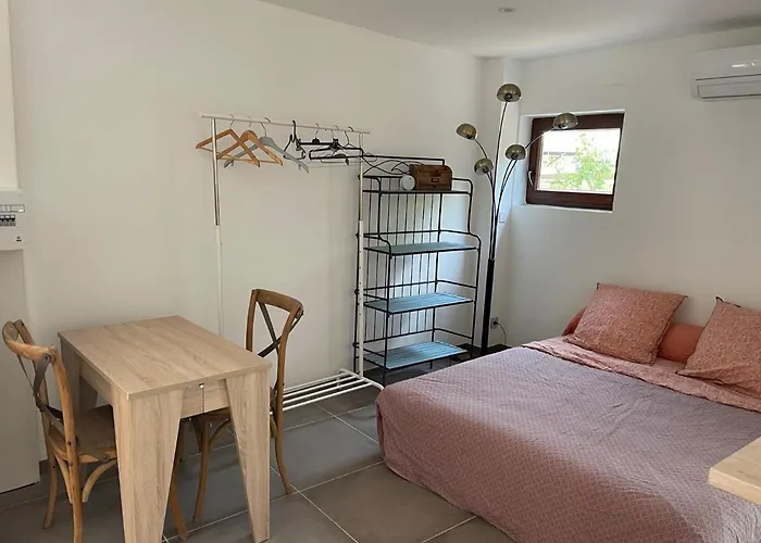 Studio indépendant - Terrasse, jaccuzi, et piscine