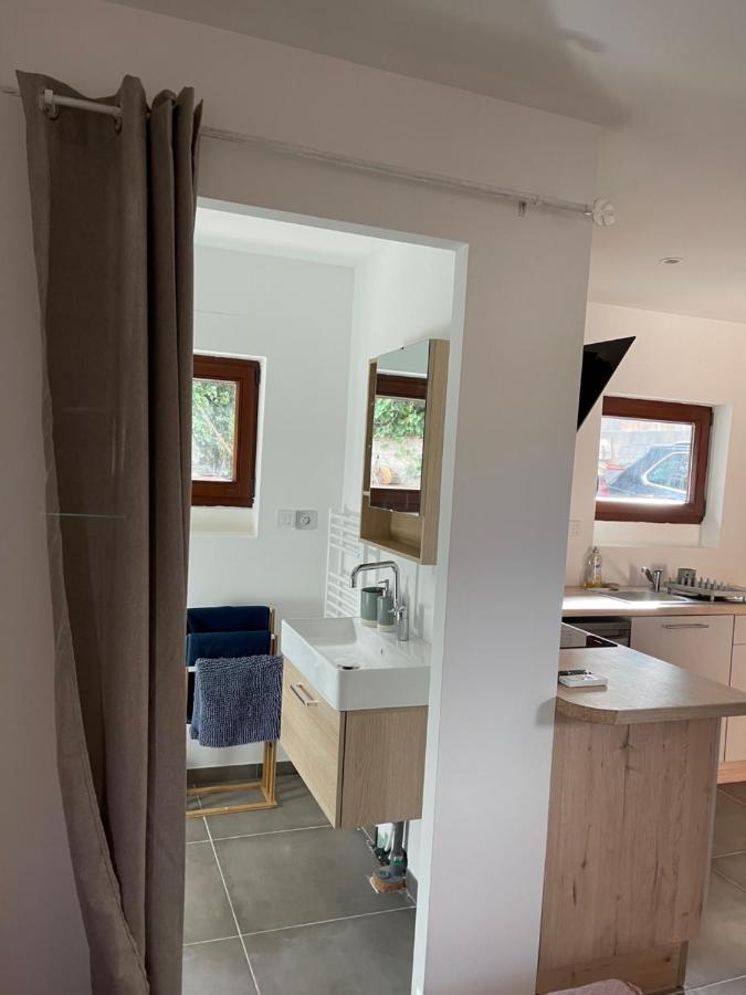 Indépendant - Terrasse, Jaccuzi, Et Piscine Appartement